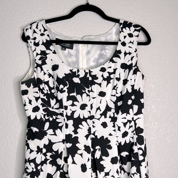 Black Label by Evan Picone Black & White Floral Flowy Dress Size 6 - Picture 2 of 7